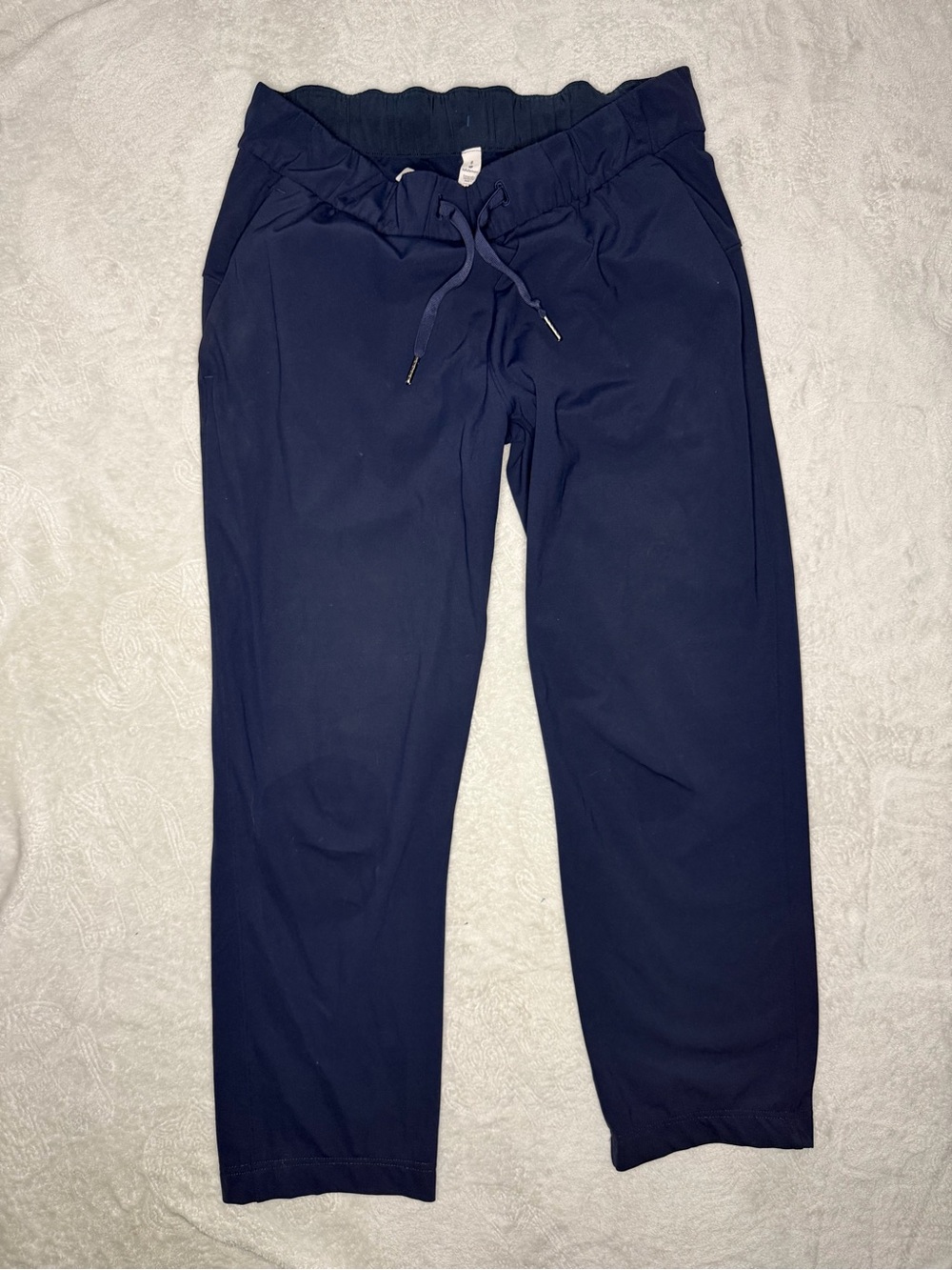 lululemon Women Size 8 Navy Drawstring Jogger Cropped  Pants